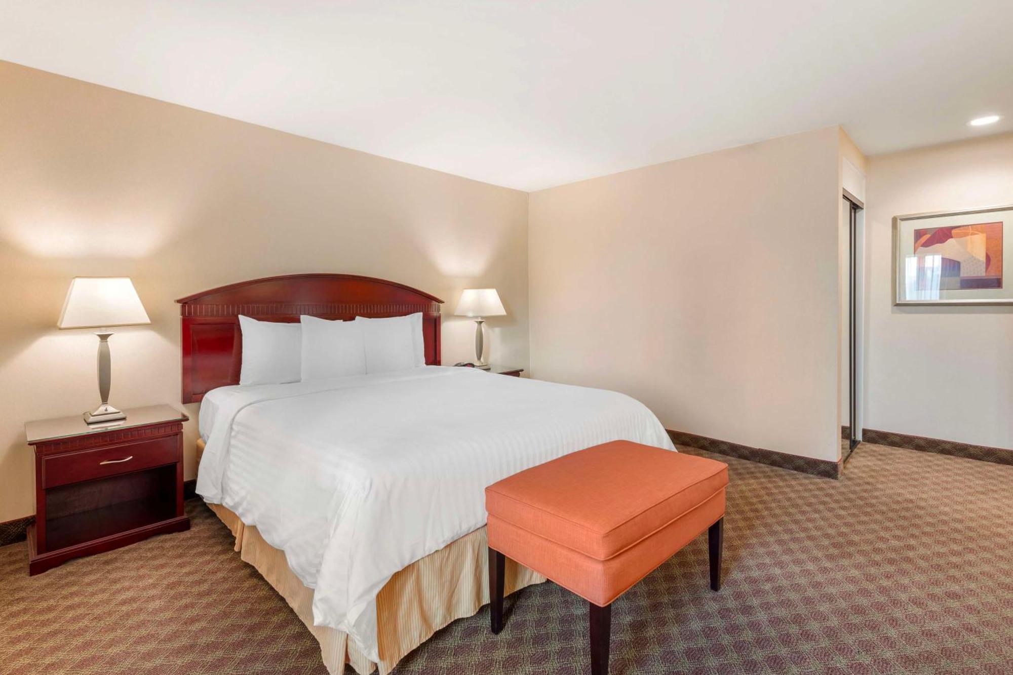 Best Western Plus West Covina Inn Buitenkant foto