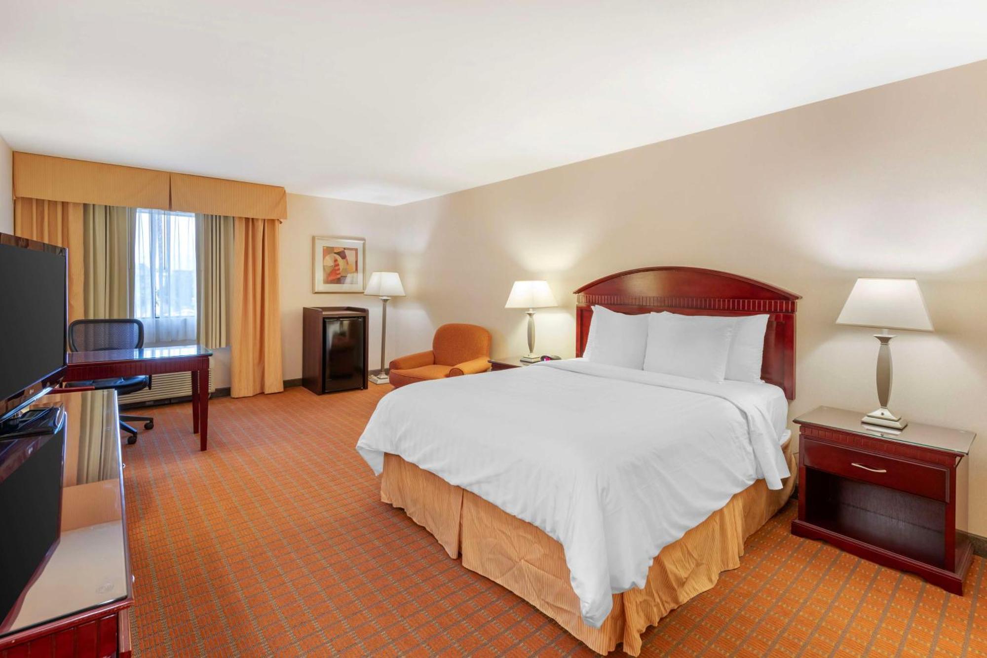 Best Western Plus West Covina Inn Buitenkant foto
